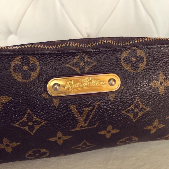Louis Vuitton Purse - Picture 5 of 6